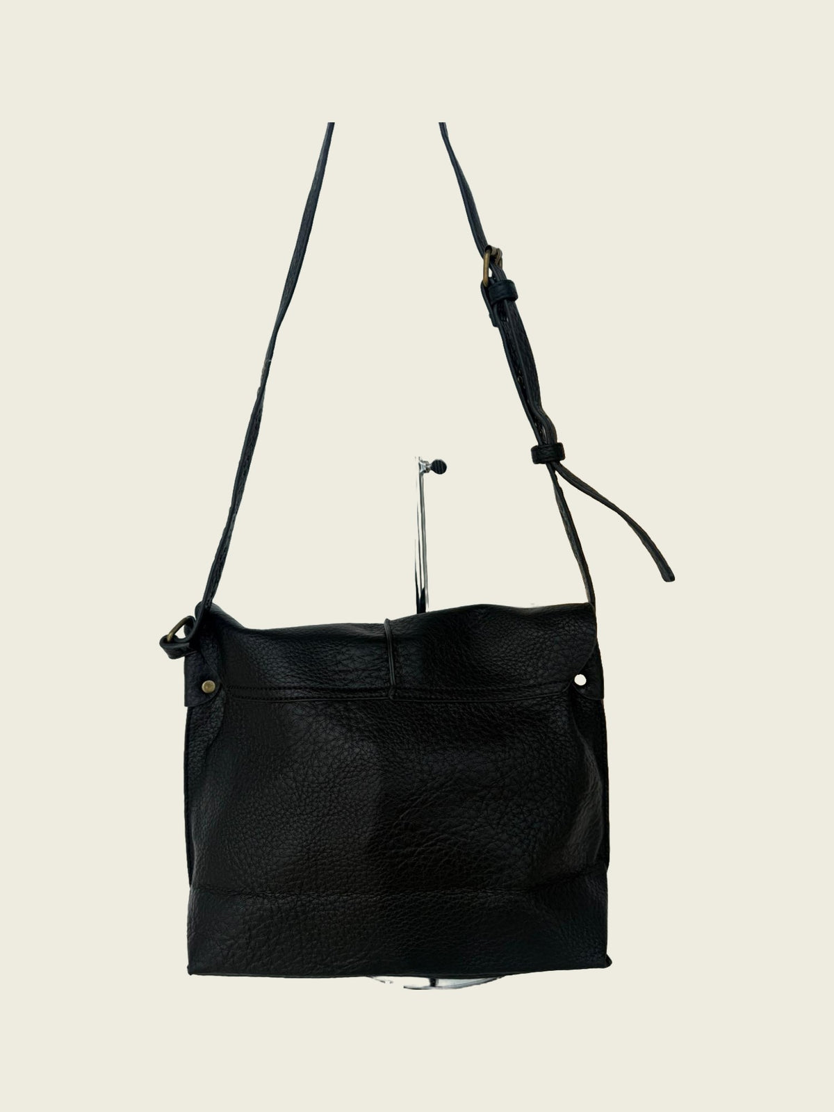 Bolso tote Lía negro con correa